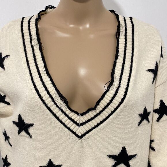 Bailey Rose long sleeves start print distressed pullover sweater Cozy size XS - Picture 3 of 10